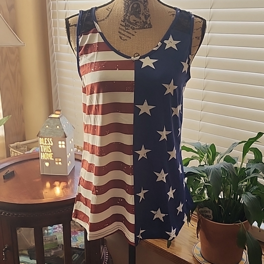 NORACORA LACE FLAG TANK NWT